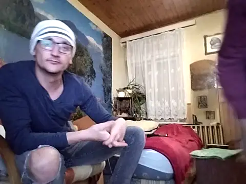 Snapshot of beda_gergo chatting on 11-25-25, 11:27 beda gergo online show from 11-25-25, 11:27