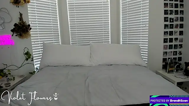 Snapshot of violetttflowers chatting on 09-08-25, 05:12 violetttflowers online show from 09-08-25, 05:12