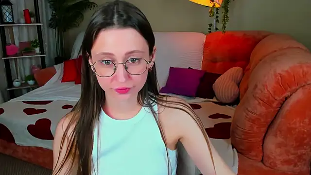 YourLovellyStory online show from 05-31-26, 01:07