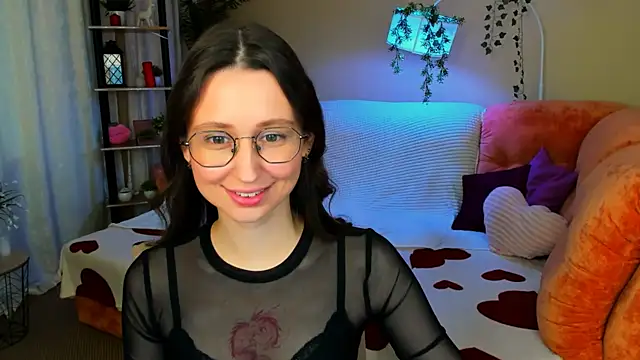Snapshot of YourLovellyStory chatting on 06-06-26, 12:32 YourLovellyStory online show from 06-06-26, 12:32