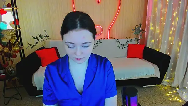 Snapshot of AlluringLookk chatting on 04-20-26, 05:48 AlluringLookk online show from 04-20-26, 05:48