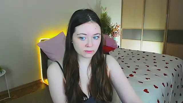 Snapshot of AlluringLookk chatting on 04-28-26, 04:34 AlluringLookk online show from 04-28-26, 04:34