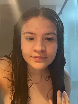 Snapshot of Emilyybennet_ chatting on 08-07-26, 01:13 Emilyybennet online show from 08-07-26, 01:13