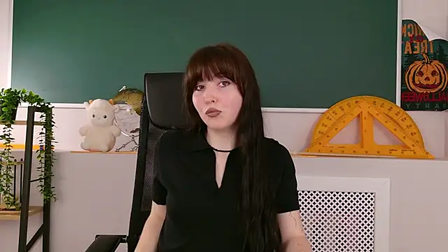 VanessaFields online show from 10-28-25, 03:04