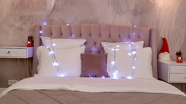 VanessaFields online show from 12-22-25, 03:09