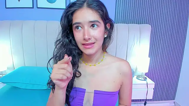 Snapshot of Ivy_petit chatting on 07-16-26, 11:27 Ivy petit online show from 07-16-26, 11:27