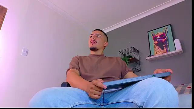 MrFox   online show from 04-06-26, 08:54