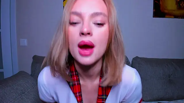 OliviaReece online show from 03-22-26, 05:33