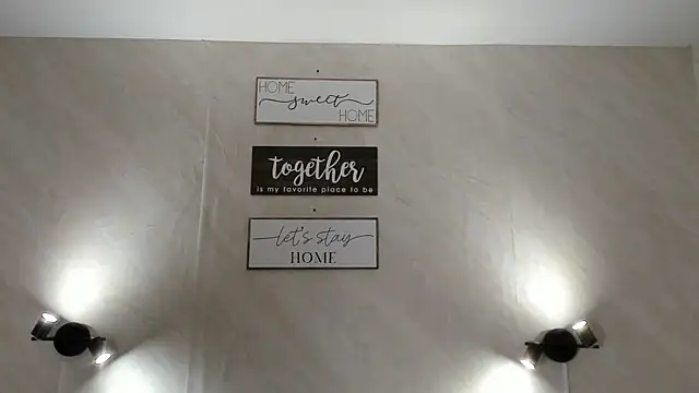 Emilia Bons online show from 12-17-25, 01:44