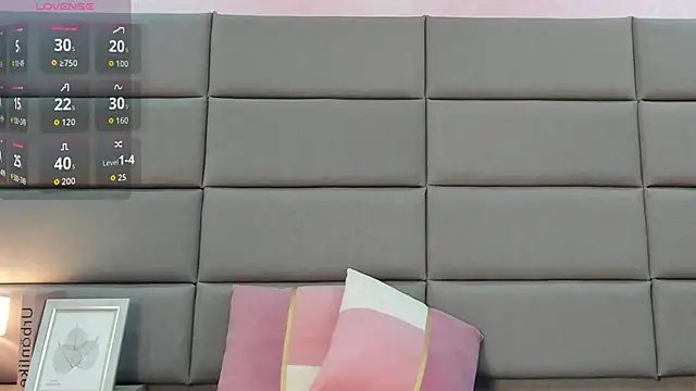 Emilia Bons online show from 03-12-26, 02:01