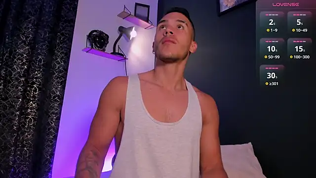 Snapshot of MarkSantozz chatting on 02-10-26, 06:01 MarkSantozz online show from 02-10-26, 06:01