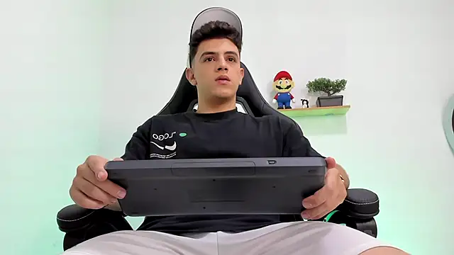 Mikecooper online show from 02-05-26, 03:11