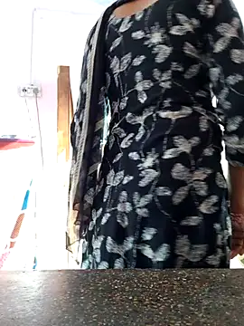 Love-pari077 online show from 11-04-25, 03:38