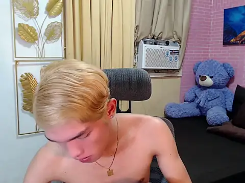 fuckerfriendsxx online show from 04-18-26, 12:31