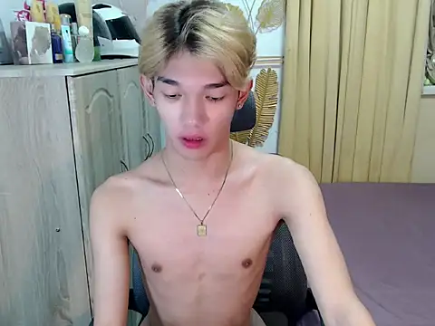 Snapshot of fuckerfriendsxx chatting on 06-27-26, 11:15 fuckerfriendsxx online show from 06-27-26, 11:15