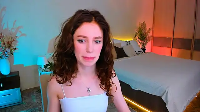 ChristinaConteeree online show from 10-04-25, 11:19