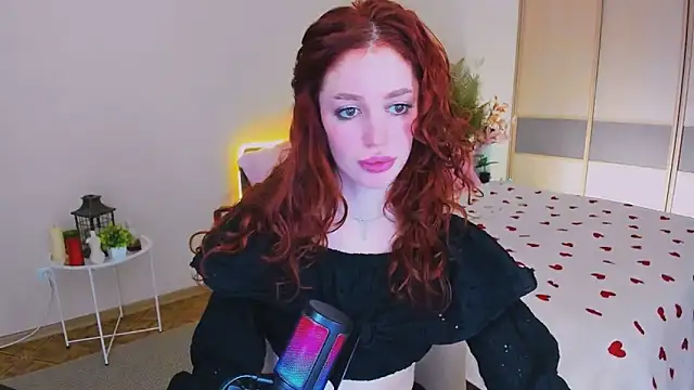 Snapshot of ChristinaConteeree chatting on 05-09-26, 11:48 ChristinaConteeree online show from 05-09-26, 11:48