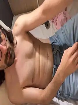 Frankieyyy1 online show from 10-08-25, 02:14