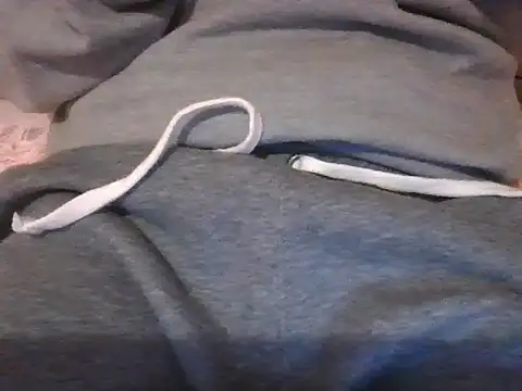 Snapshot of Bony69527g chatting on 10-27-25, 04:44 Bony69527g online show from 10-27-25, 04:44