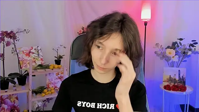 EmmanuellBrown online show from 12-23-25, 10:13