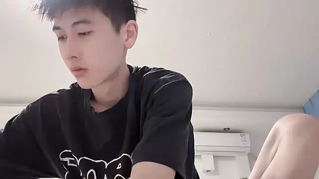 Snapshot of xiaojie2563 chatting on 10-09-25, 10:24 xiaojie2563 online show from 10-09-25, 10:24