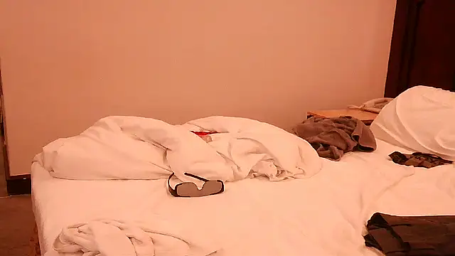 Snapshot of bigbb101011 chatting on 09-28-25, 01:49 bigbb101011 online show from 09-28-25, 01:49