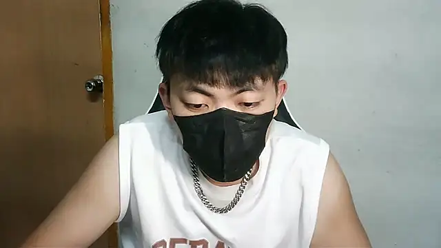 Snapshot of bigbb101011 chatting on 09-30-25, 02:00 bigbb101011 online show from 09-30-25, 02:00