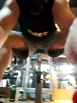 Snapshot of bigbb101011 chatting on 10-05-25, 06:12 bigbb101011 online show from 10-05-25, 06:12