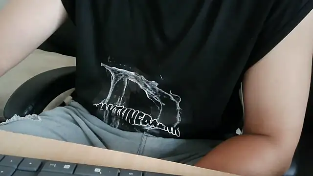 bigbb101011 online show from 11-09-25, 01:59