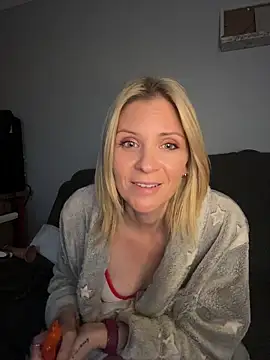 Lexi-Lux-X online show from 11-09-25, 01:37