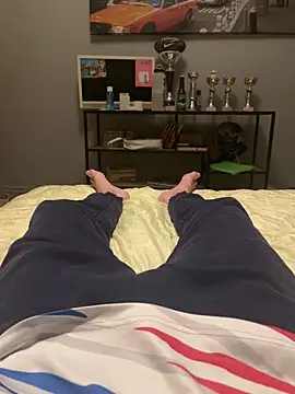 Snapshot of Zizibeaugoss chatting on 12-21-25, 09:00 Zizibeaugoss online show from 12-21-25, 09:00