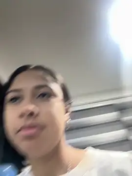 lynn9000 online show from 11-18-25, 05:34