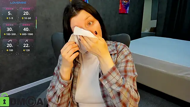 Michele Greenn online show from 10-10-25, 01:04