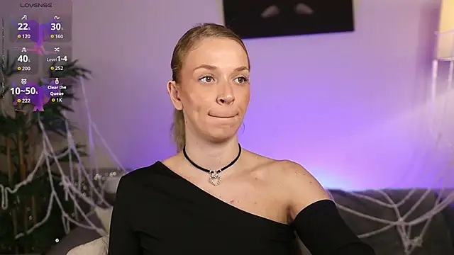 NovaHollisx online show from 10-22-25, 08:36