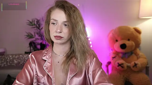 NovaHollisx online show from 04-11-26, 07:45