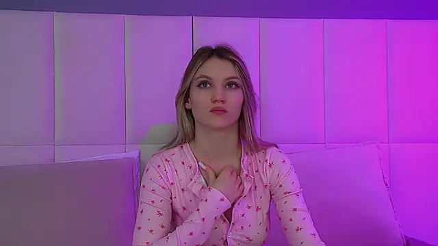 Snapshot of StacyEvances chatting on 02-20-26, 06:48 StacyEvances online show from 02-20-26, 06:48