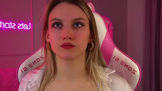 Snapshot of StacyEvances chatting on 02-21-26, 06:20 StacyEvances online show from 02-21-26, 06:20