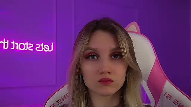 Snapshot of StacyEvances chatting on 03-01-26, 06:32 StacyEvances online show from 03-01-26, 06:32