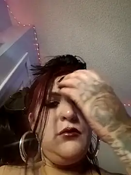 Snapshot of gypsyriot chatting on 09-19-25, 03:24 gypsyriot online show from 09-19-25, 03:24