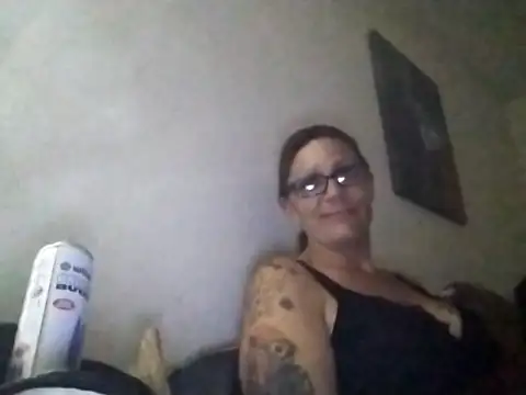 SparklesB1tch online show from 10-18-25, 01:01