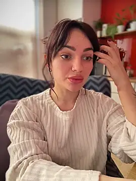 SaraLow online show from 02-16-26, 01:29