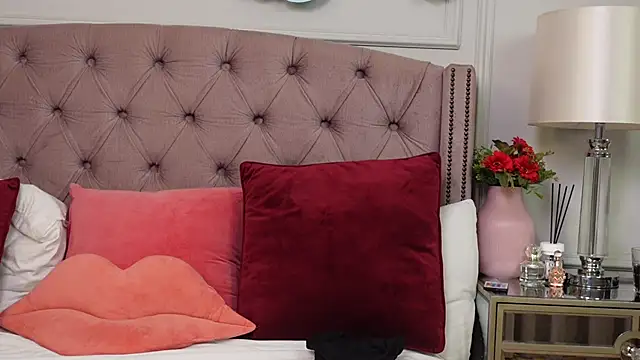 JenniferLovve online show from 12-14-25, 09:36