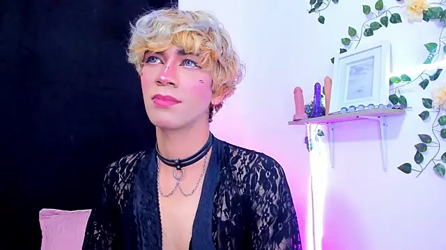 Cooperrosscute233 online show from 10-26-25, 04:35