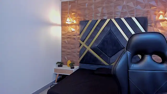 Emmaa white  online show from 11-26-25, 05:14