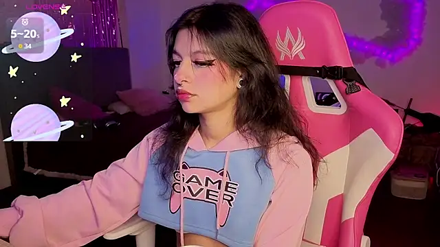 larah uwu online show from 03-28-26, 08:30