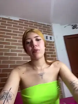 Snapshot of _Cristalfoxx4 chatting on 09-18-25, 11:29 Cristalfoxx4 online show from 09-18-25, 11:29