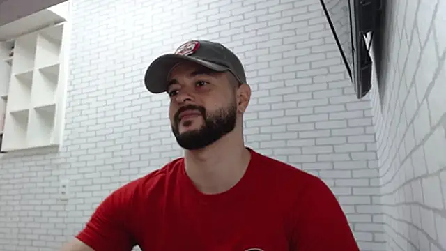 Snapshot of BombeiroHotx chatting on 11-08-25, 08:07 BombeiroHotx online show from 11-08-25, 08:07