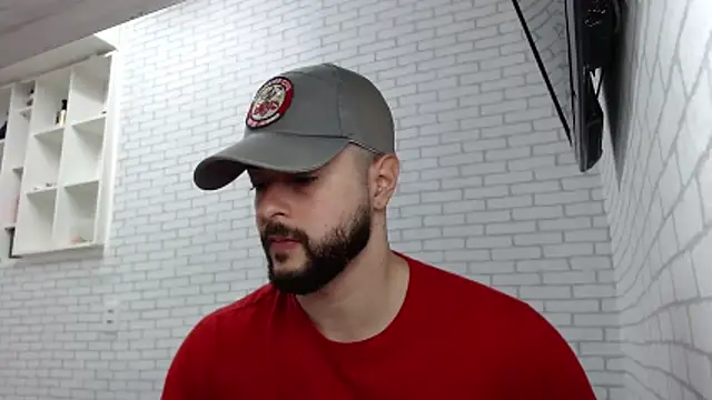 Snapshot of BombeiroHotx chatting on 11-09-25, 09:35 BombeiroHotx online show from 11-09-25, 09:35