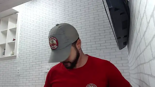 Snapshot of BombeiroHotx chatting on 02-10-26, 07:40 BombeiroHotx online show from 02-10-26, 07:40