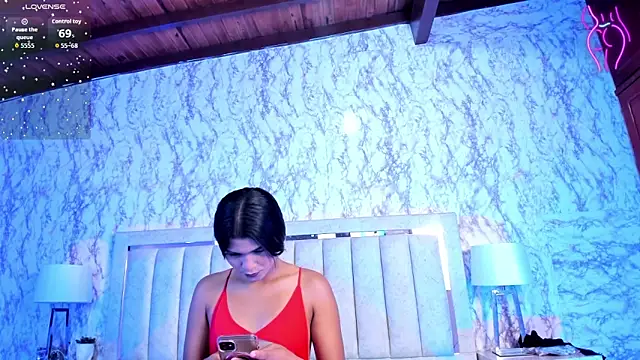 AlaiaMoretti online show from 09-24-25, 05:44